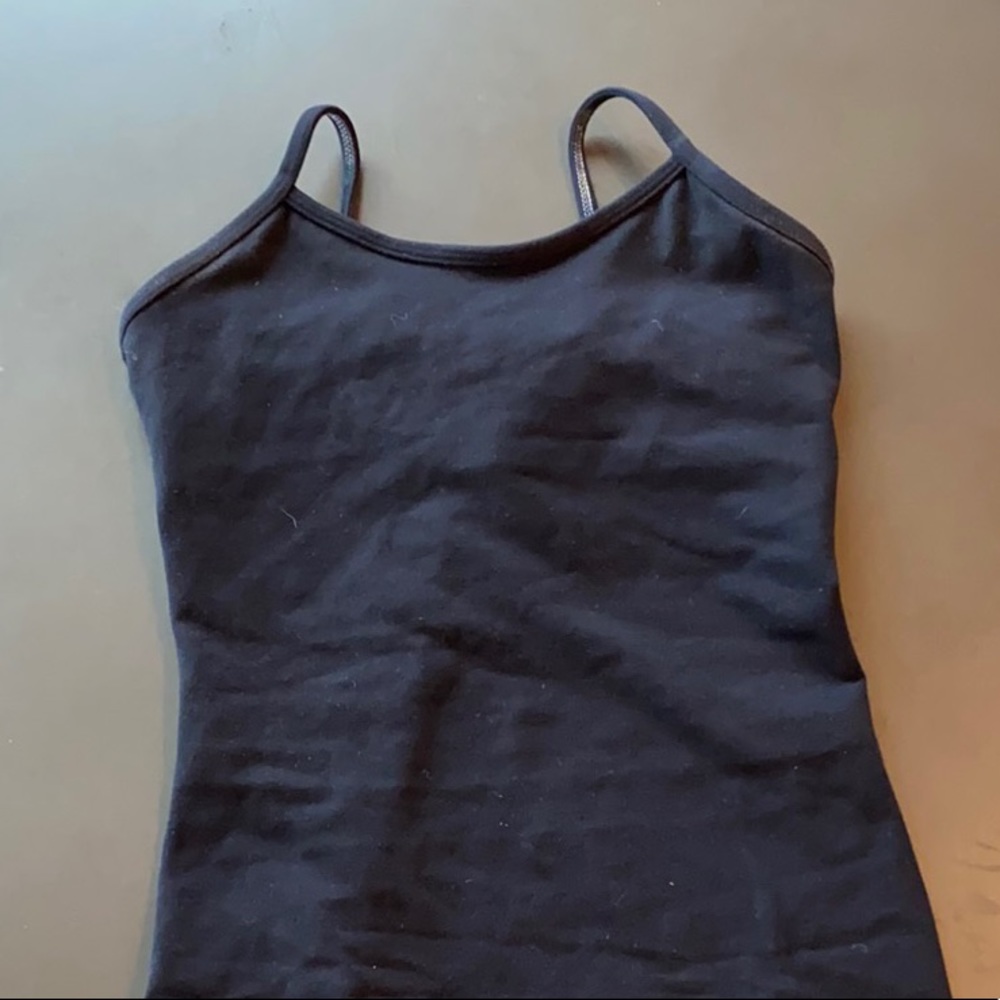 simple black lululemon athletic tank